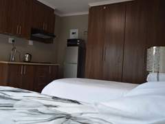 2 Bed Deluxe I (Sharing)